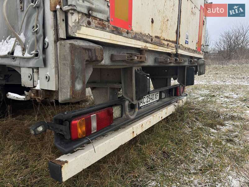 Тентований борт (штора) - напівпричіп Fruehauf TX 34 2009 в Володимирі