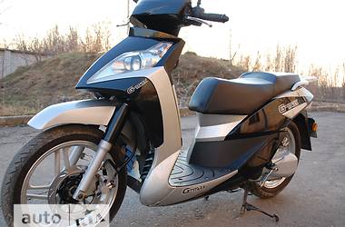 Макси-скутер G-max SH 2009 в 