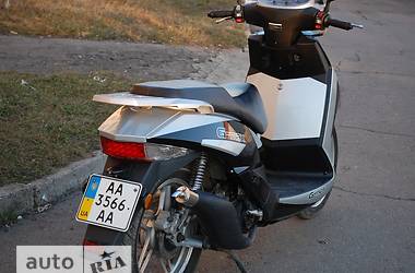Макси-скутер G-max SH 2009 в 