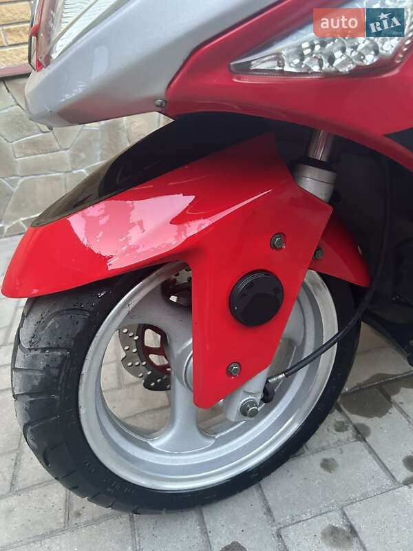 Максі-скутер G-max Volcan 2013 в Охтирці