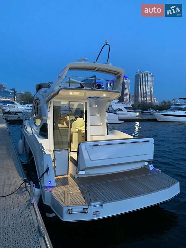 Моторная яхта Galeon 300 2021 в Киеве фото 4 Моторная яхта Galeon 300 2021 в Киеве