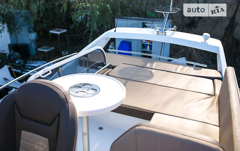 Моторная яхта Galeon 340 2011 в Киеве