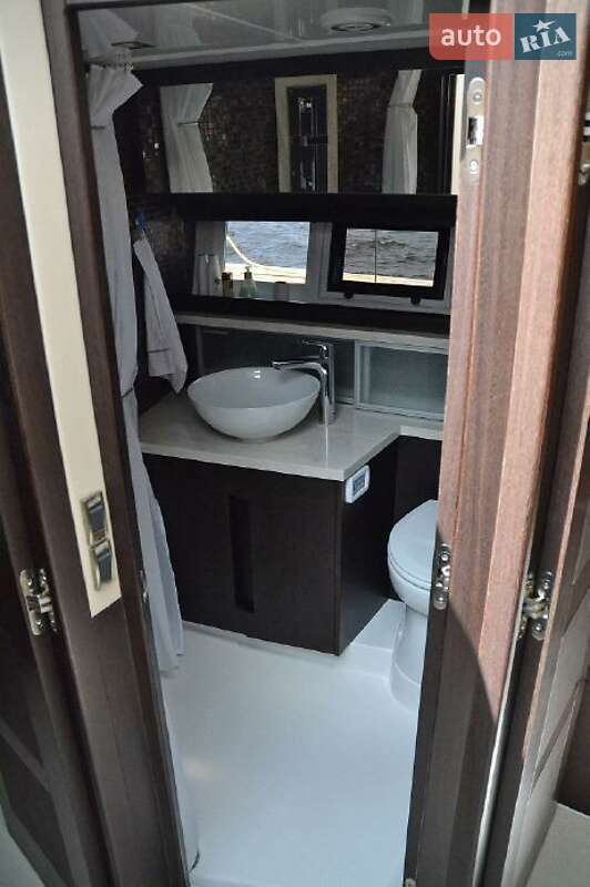 Моторная яхта Galeon 430 2012 в Киеве