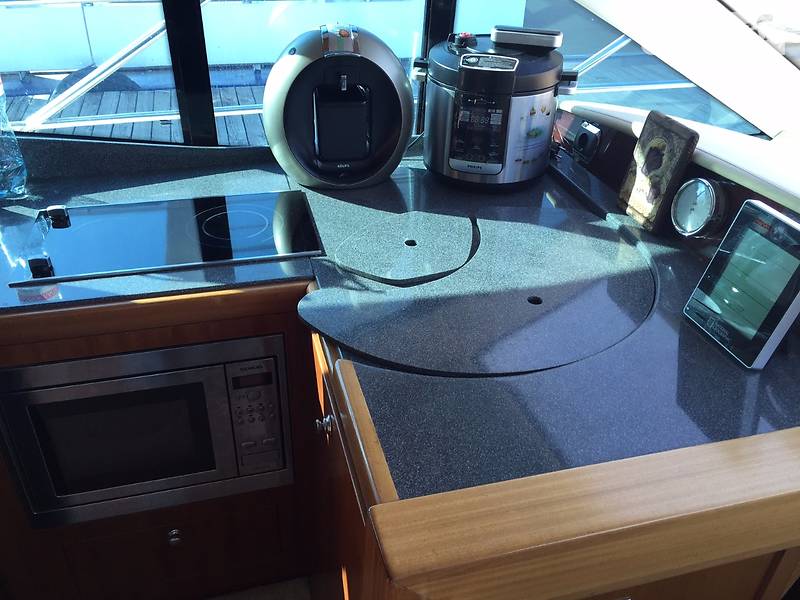 Моторная яхта Galeon 440 2008 в Киеве