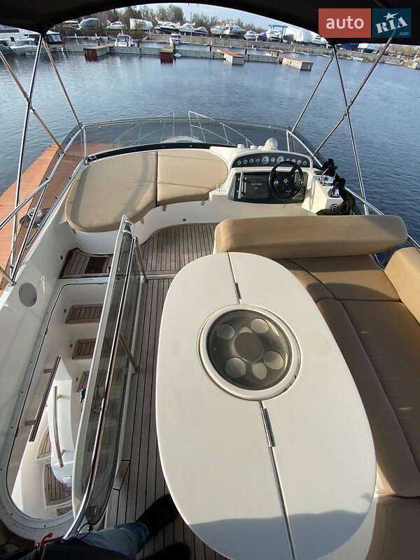 Моторная яхта Galeon 440 2008 в Киеве