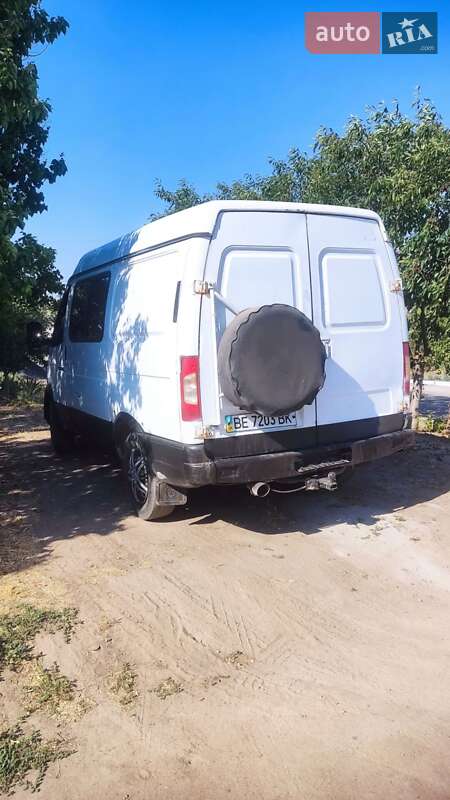 Микроавтобус ГАЗ 2217 Соболь 2003 в Николаеве