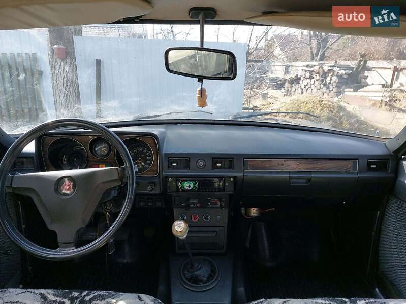 Седан ГАЗ 24-10 Волга 1986 в Новоархангельську