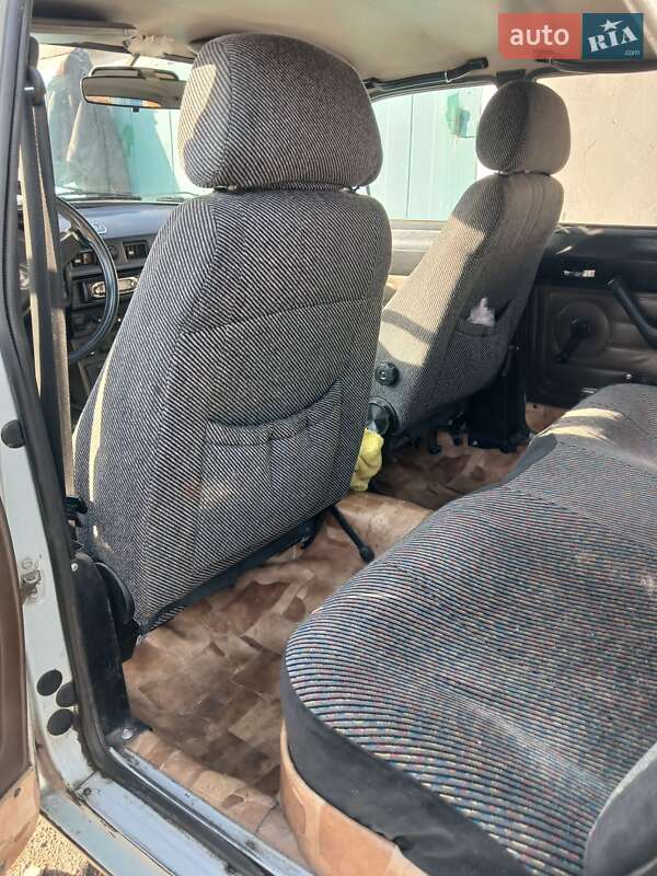 Седан ГАЗ 24-10 Волга 1992 в Воскресенском