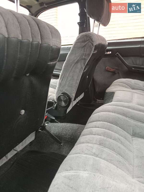 Седан ГАЗ 24-10 Волга 1990 в Нових Петрівцях