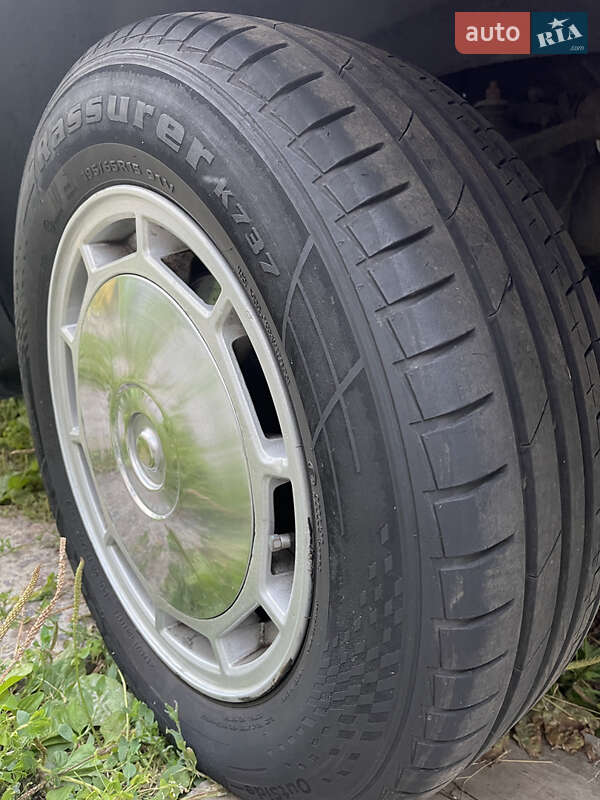 Седан ГАЗ 24 Волга 1983 в Києві