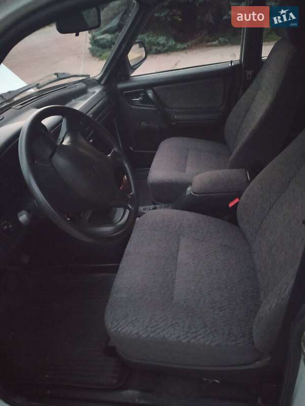 Седан ГАЗ 3110 Волга 2003 в Чернигове фото 5 Седан ГАЗ 3110 Волга 2003 в Чернигове