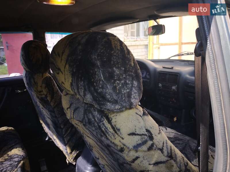 Седан ГАЗ 3110 Волга 2003 в Киеве