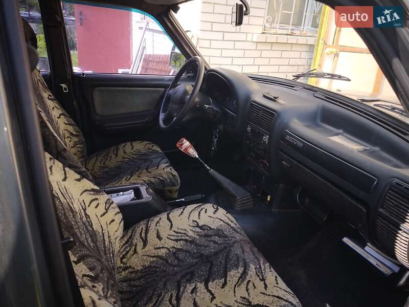 Седан ГАЗ 3110 Волга 2003 в Киеве