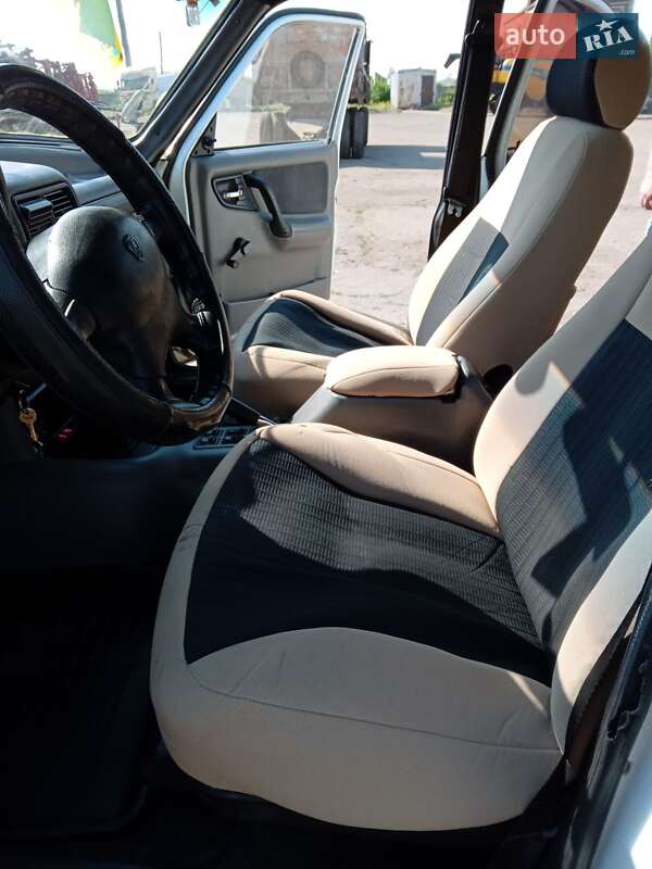 Седан ГАЗ 3110 Волга 2001 в Новій Одесі