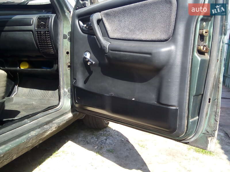 Седан ГАЗ 3110 Волга 2002 в Львові