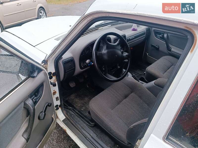 Седан ГАЗ 3110 Волга 1999 в Коломаках