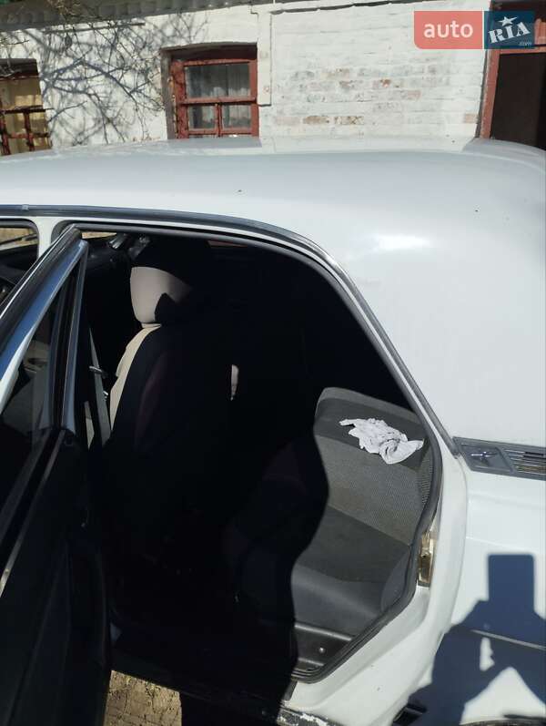 Седан ГАЗ 3110 Волга 2001 в Николаеве фото 5 Седан ГАЗ 3110 Волга 2001 в Николаеве