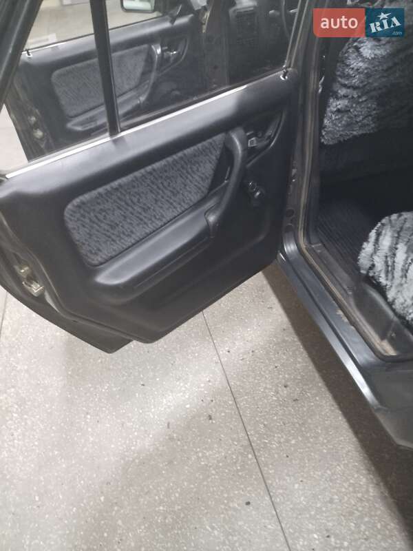 Седан ГАЗ 3110 Волга 2003 в Южному фото 18 Седан ГАЗ 3110 Волга 2003 в Южному