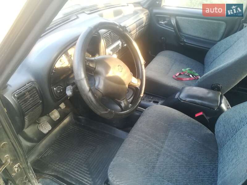 Седан ГАЗ 3110 Волга 2003 в Чорній Тисі фото 15 Седан ГАЗ 3110 Волга 2003 в Чорній Тисі