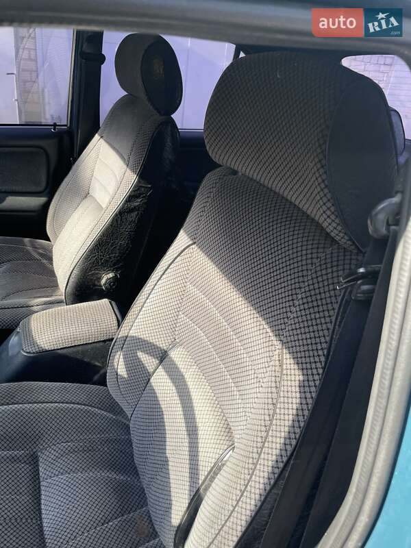 Седан ГАЗ 3110 Волга 2001 в Каменском