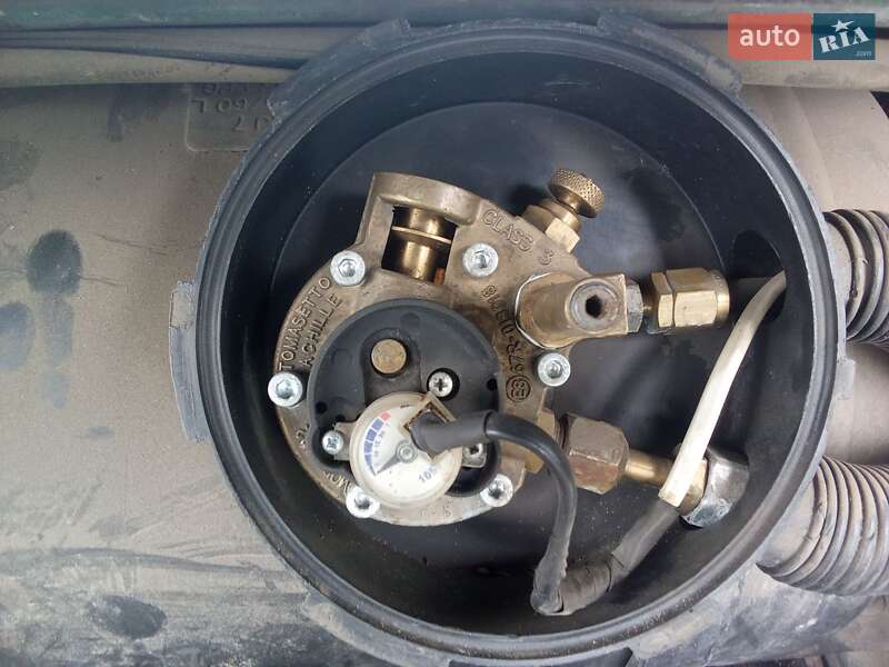 Седан ГАЗ 3110 Волга 2000 в Великой Михайловке