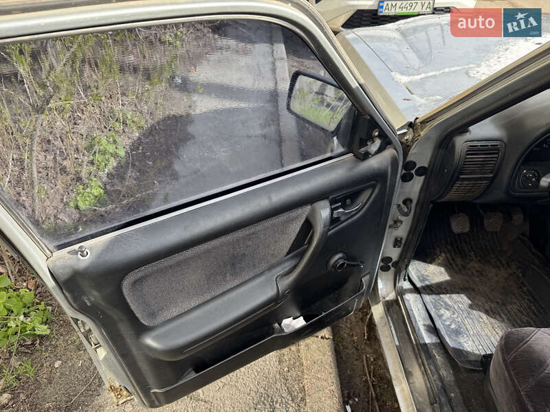 Седан ГАЗ 3110 Волга 2002 в Житомире