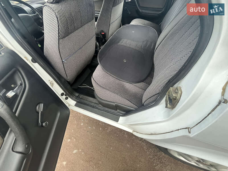 Седан ГАЗ 3110 Волга 2002 в Коростене