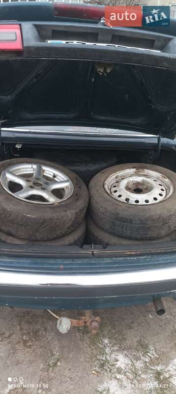 Седан ГАЗ 3110 Волга 2002 в Вараше