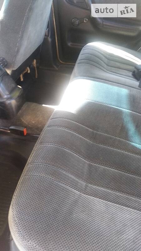 Седан ГАЗ 31105 Волга 2004 в Ужгороде