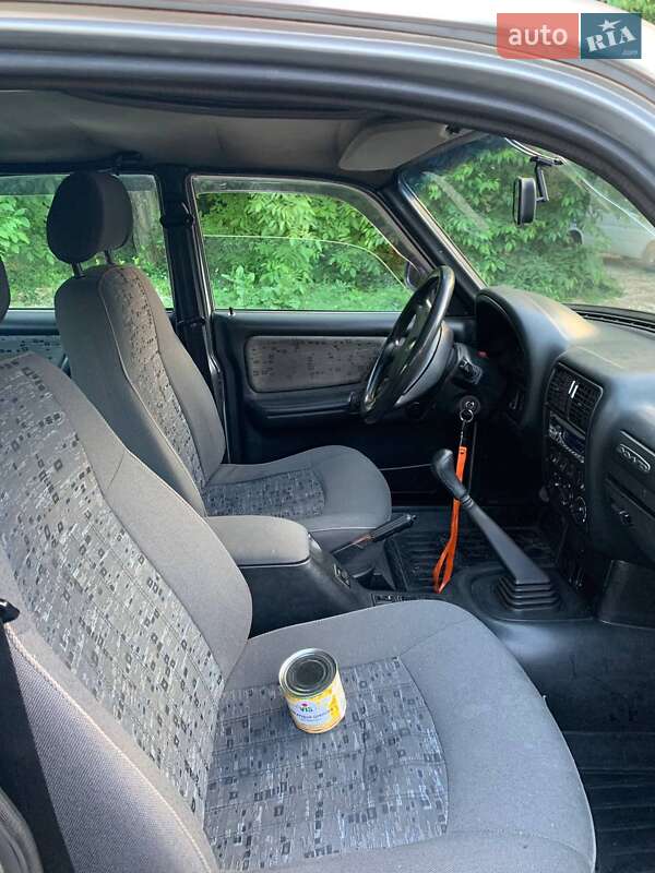 Седан ГАЗ 31105 Волга 2006 в Вінниці