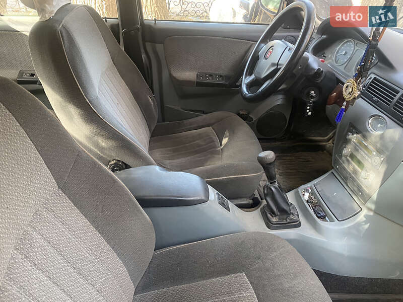 Седан ГАЗ 31105 Волга 2008 в Черкасах