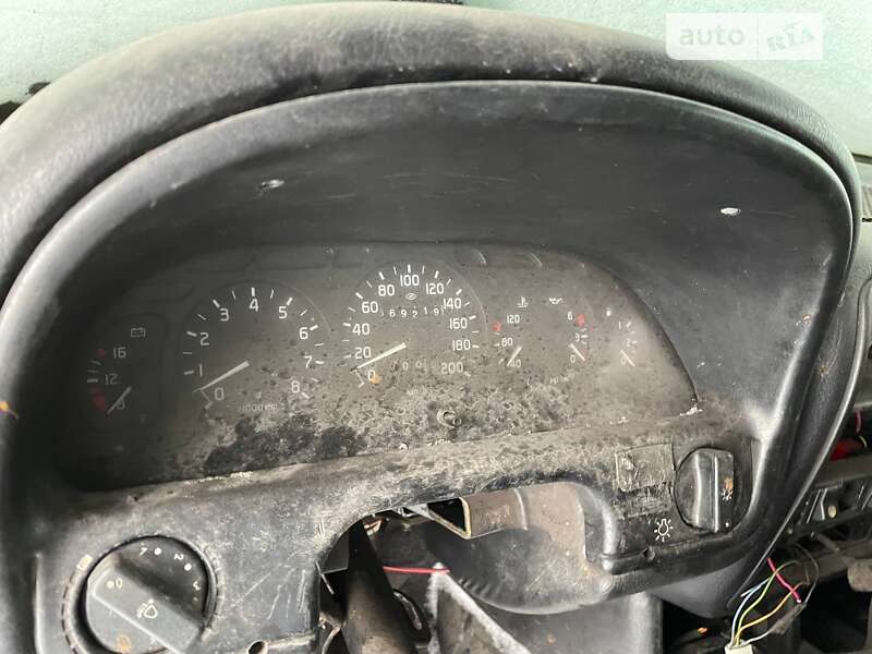 Седан ГАЗ 31105 Волга 2005 в Кам'янському