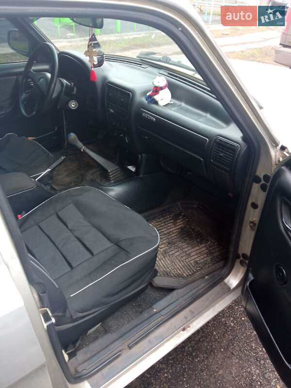 Седан ГАЗ 31105 Волга 2006 в Кривом Роге