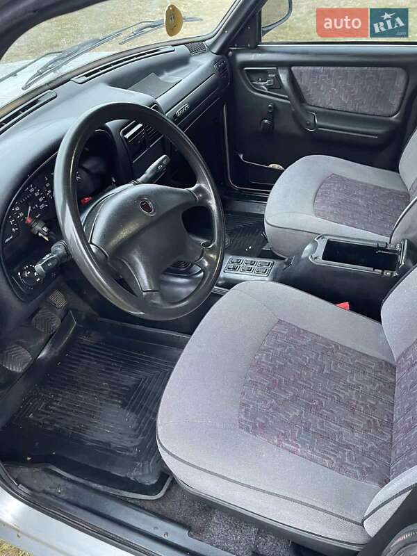 Седан ГАЗ 31105 Волга 2004 в Черкасах