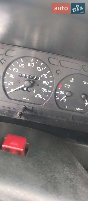 Седан ГАЗ 31105 Волга 2006 в Хусте