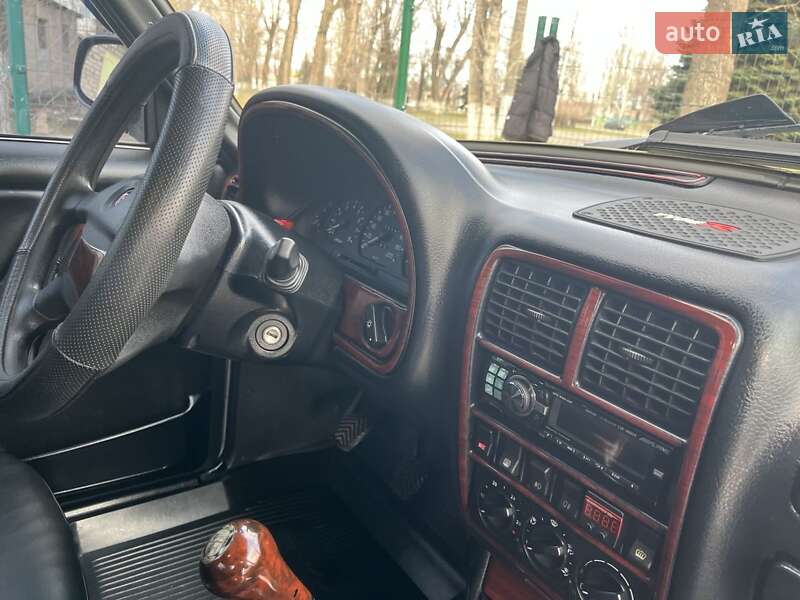 Седан ГАЗ 31105 Волга 2007 в Кривом Роге