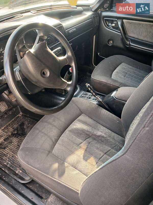 Седан ГАЗ 31105 Волга 2004 в Гайсине