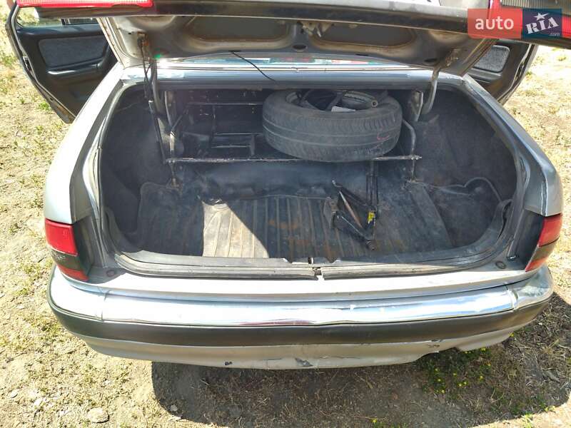 Седан ГАЗ 31105 Волга 2004 в Тальному