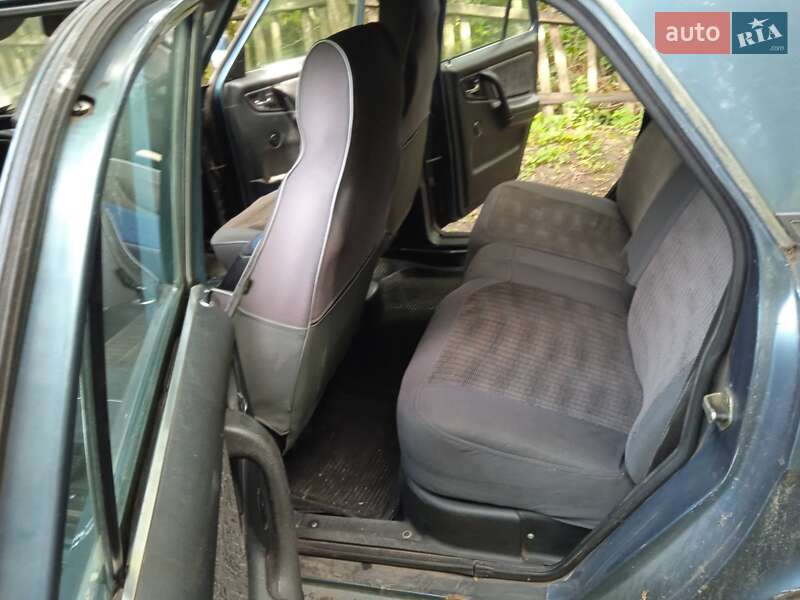 Седан ГАЗ 31105 Волга 2006 в Сумах
