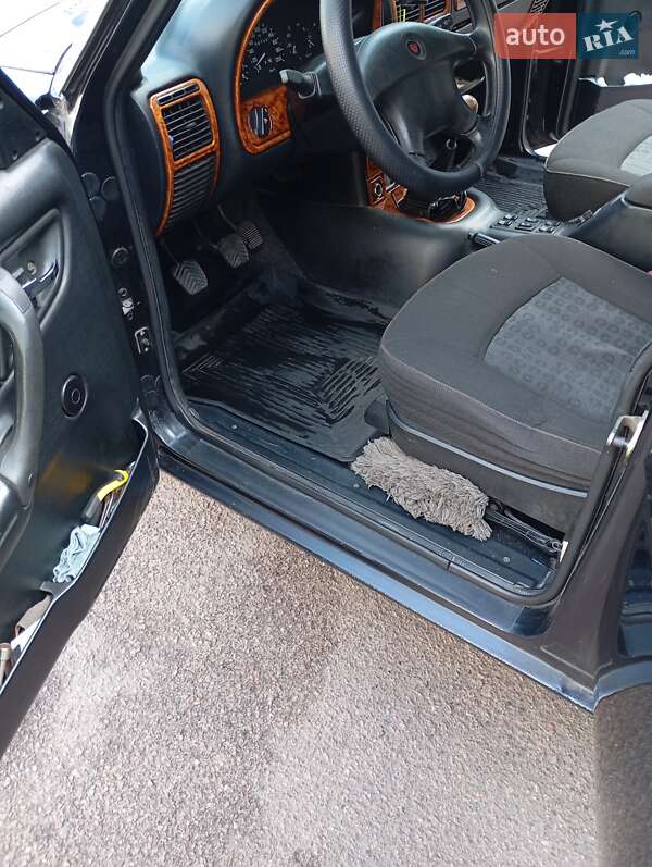 Седан ГАЗ 31105 Волга 2006 в Черкасах