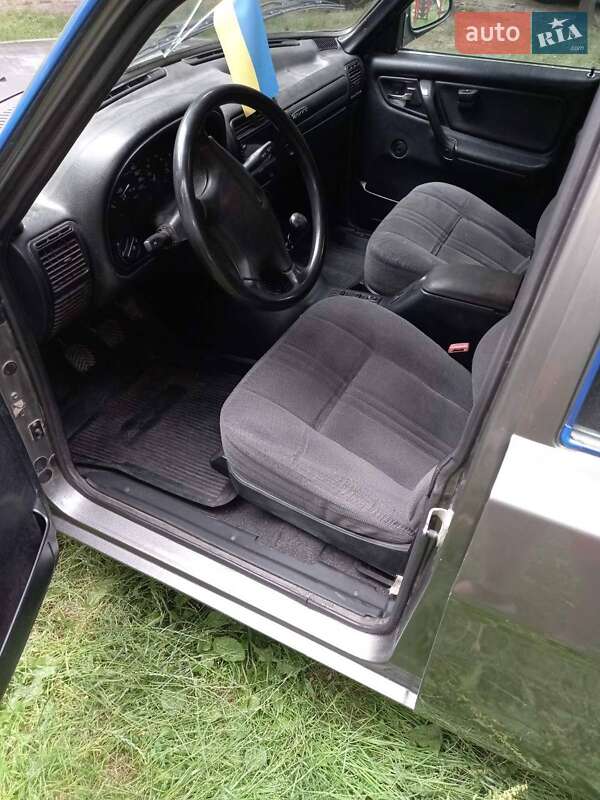 Седан ГАЗ 31105 Волга 2006 в Києві