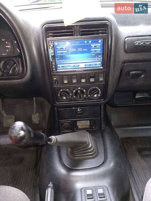 Седан ГАЗ 31105 Волга 2006 в Києві