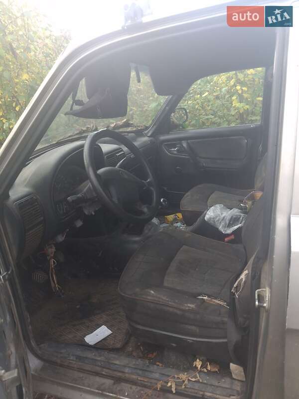 Седан ГАЗ 31105 Волга 2006 в Великих Лучках