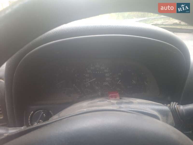 Седан ГАЗ 31105 Волга 2006 в Великих Лучках