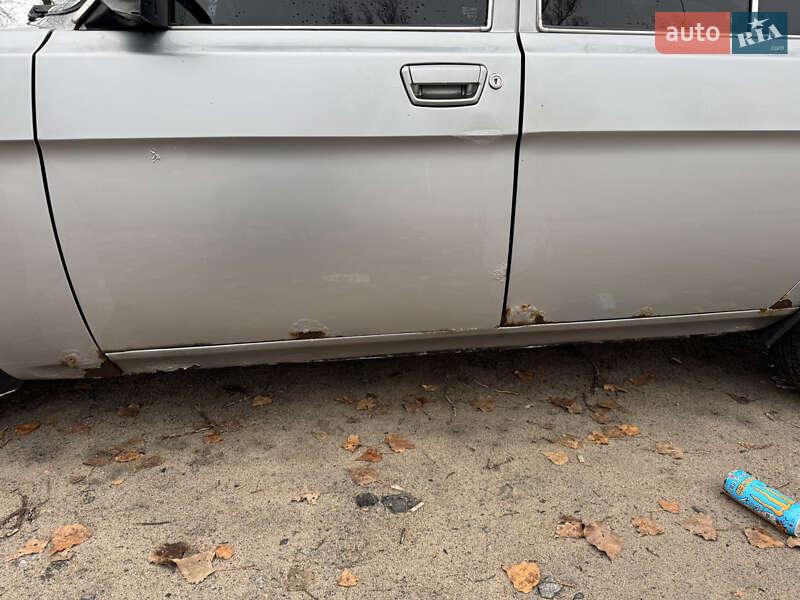 Седан ГАЗ 31105 Волга 2006 в Павлограде