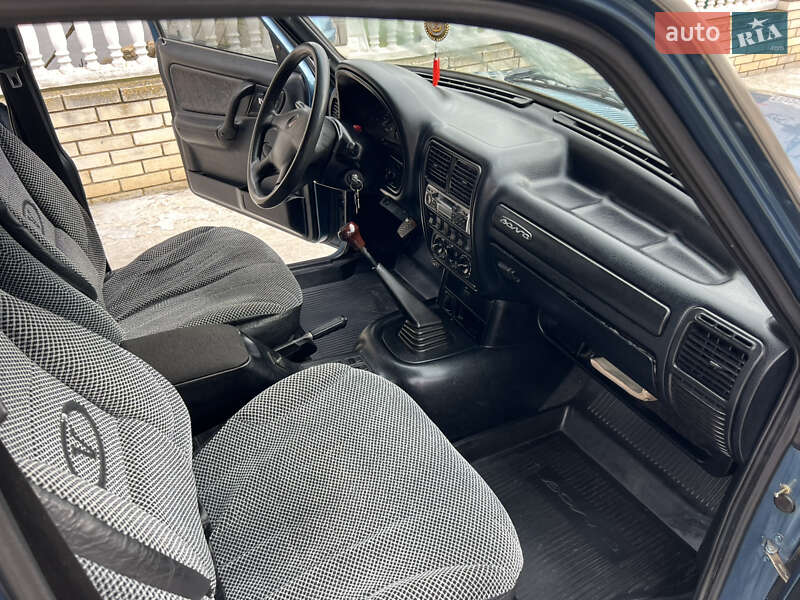 Седан ГАЗ 31105 Волга 2005 в Гусятине