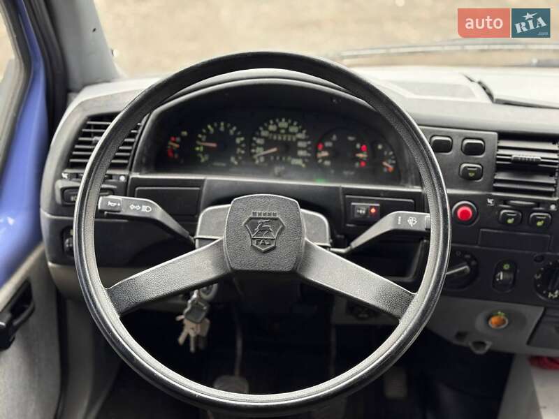 Универсал ГАЗ 3221 Газель 2005 в Киеве