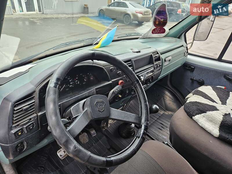 Грузовой фургон ГАЗ 3302 Газель 2004 в Кривом Роге