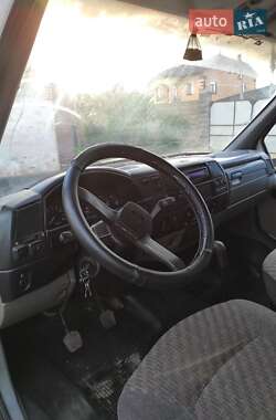 Грузовой фургон ГАЗ 3302 Газель 2005 в 