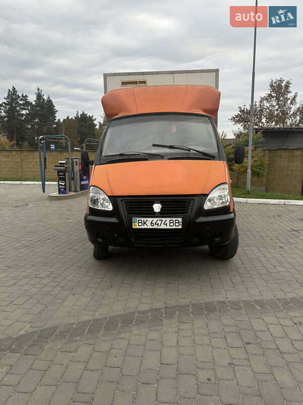 Вантажний фургон ГАЗ 3302 Газель 2004 в Сарнах